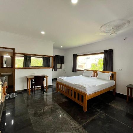Anand Beach Guesthouse By Moonrocks Mahabalipuram Exterior foto